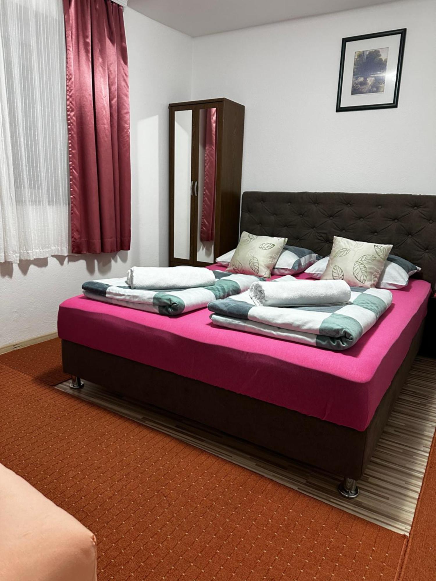 Guest House Nana Mostar Exteriör bild